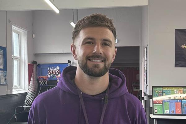 Matt Mullender, Gwasanaeth Ieuenctid Conwy 