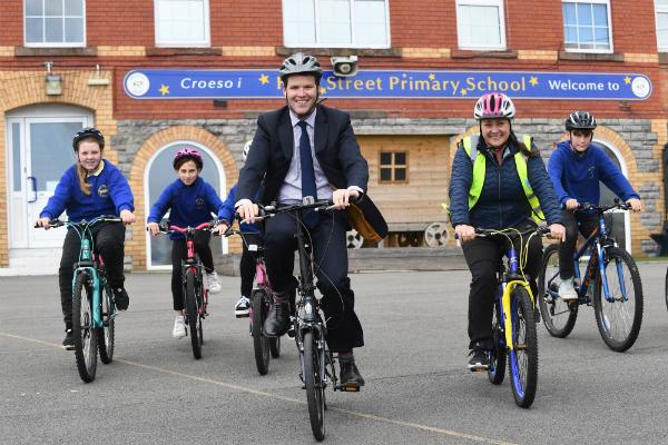 Welsh Government to take action against pavement parking