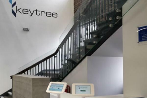 Cymorth Llywodraeth Cymru yn helpu i greu swyddi technegol newydd ym Mhort Talbot