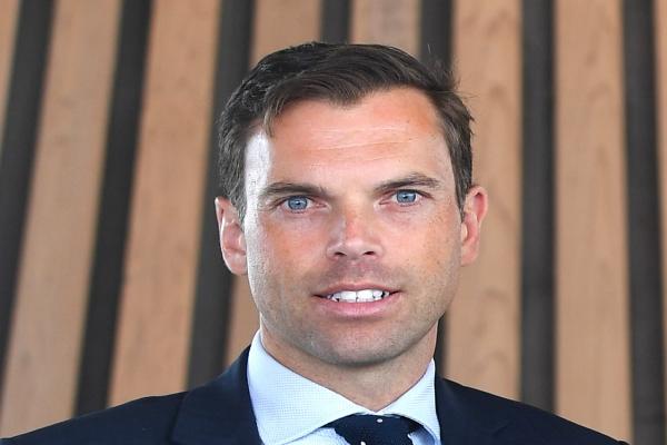 Gweinidog yr Economi, Trafnidiaeth a Gogledd Cymru, Ken Skates, ar yr ystadegau diweddaraf am y Farchnad Lafur