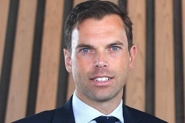 Gweinidog yr Economi, Ken Skates ar yr ystadegau diweddaraf am y farchnad lafur