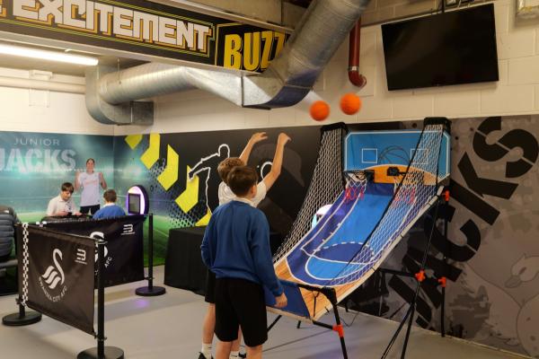 Pecyn cymorth newydd ar ymddygiad i ysgolion.