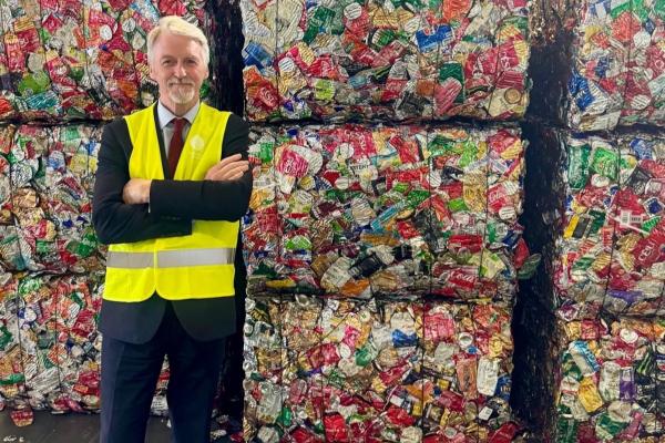 Y Dirprwy Brif Weinidog sydd â chyfrifoldeb dros Newid Hinsawdd, Huw Irranca-Davies