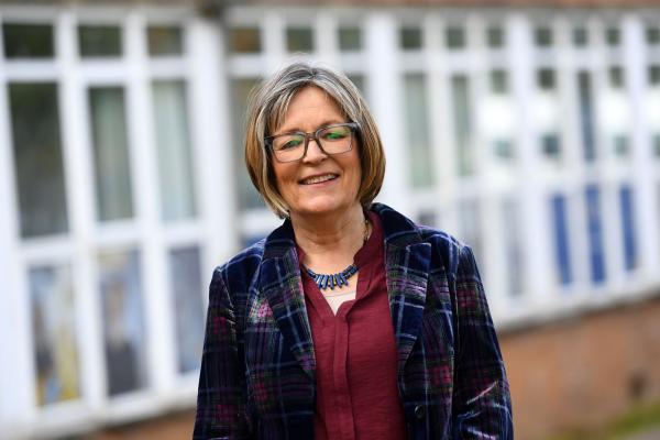 Ysgrifennydd y Cabinet dros Addysg a'r Gymraeg, Anna Brychan