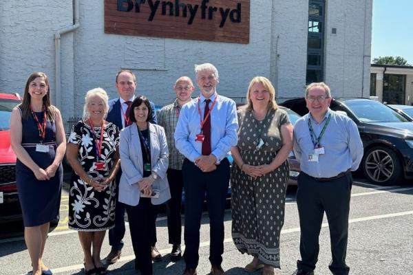 Ymweliad y Dirprwy Brif Weinidog ag Ysgol Brynhyfryd, Mehefin 2025