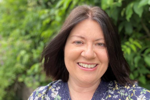 Kathryn Warren: Aelod Anweithredol o'r Bwrdd